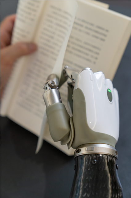 神經接口-機器人-AI算法 三位一體自主研發平臺完成億元融資，智能機器人研發迎來新突破